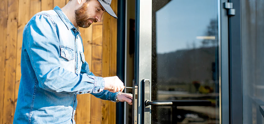 Frameless Glass Storefront Door Locks Replacement in Manhattan, NY